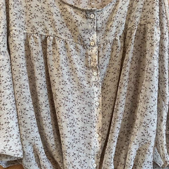 BUCKETLIST Cream Floral Poncho Blouse - Picture 2 of 3